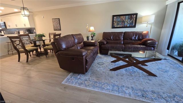 12945 Vanderbilt DR 402, Naples, FL 34110