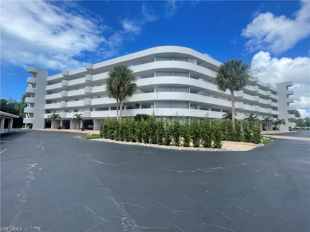 12945 Vanderbilt DR 402, Naples, FL 34110