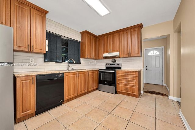 19401 NW 23rd Ave, Miami Gardens, FL 33056