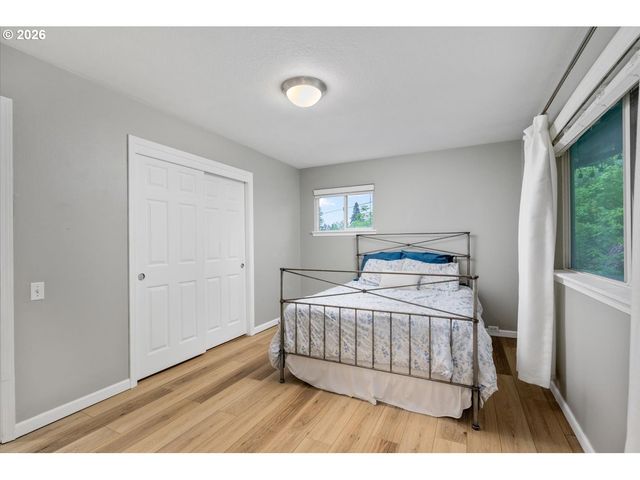 2800 RAINIER Pl, West Linn, OR 97068