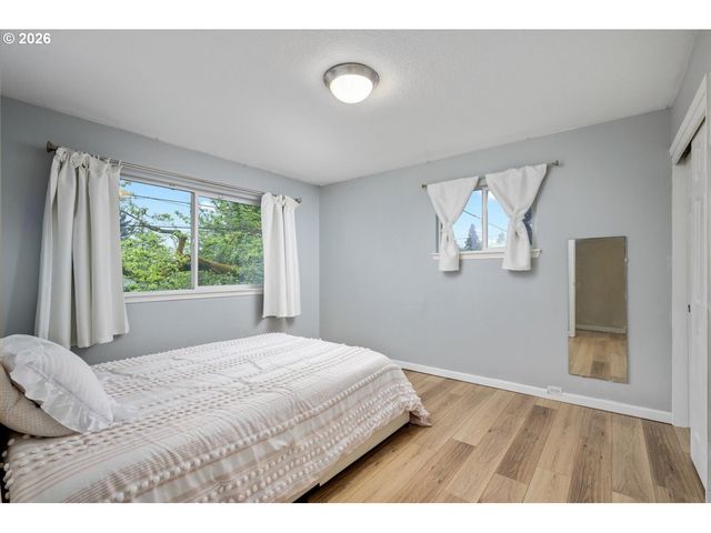 2800 RAINIER Pl, West Linn, OR 97068