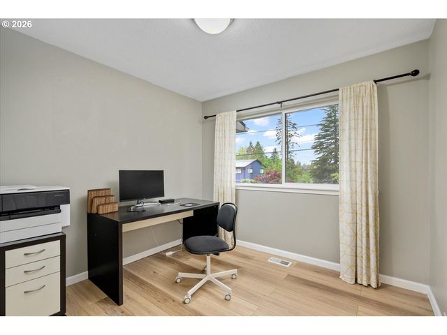 2800 RAINIER Pl, West Linn, OR 97068