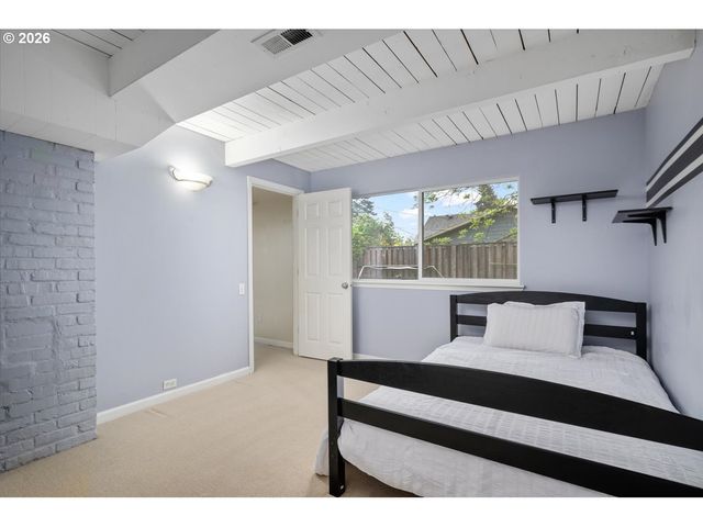 2800 RAINIER Pl, West Linn, OR 97068