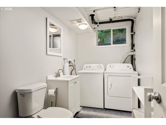 2800 RAINIER Pl, West Linn, OR 97068