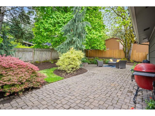 2800 RAINIER Pl, West Linn, OR 97068