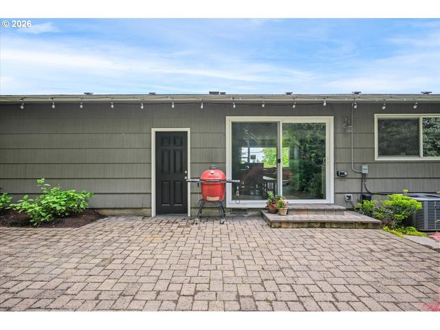 2800 RAINIER Pl, West Linn, OR 97068