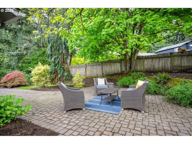 2800 RAINIER Pl, West Linn, OR 97068