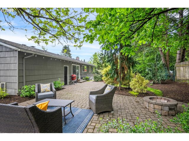 2800 RAINIER Pl, West Linn, OR 97068