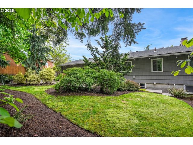 2800 RAINIER Pl, West Linn, OR 97068