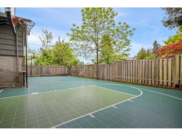 2800 RAINIER Pl, West Linn, OR 97068