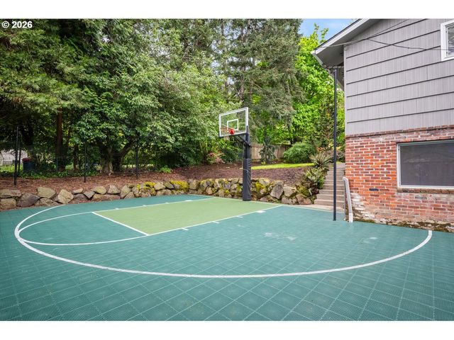 2800 RAINIER Pl, West Linn, OR 97068