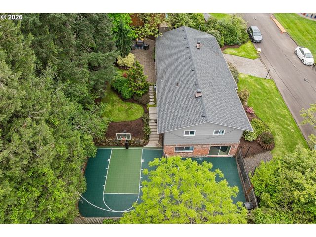 2800 RAINIER Pl, West Linn, OR 97068