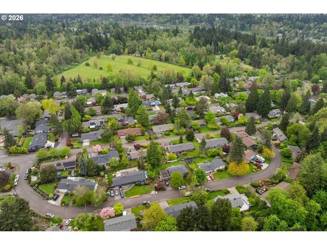 2800 RAINIER Pl, West Linn, OR 97068