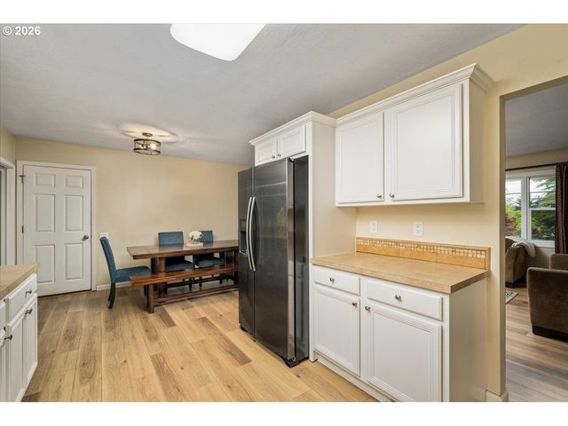 2800 RAINIER Pl, West Linn, OR 97068