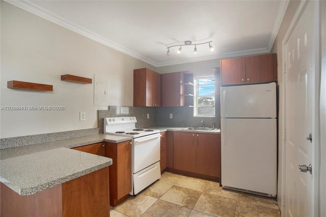 1020 SW 7th St 9, Miami, FL 33130