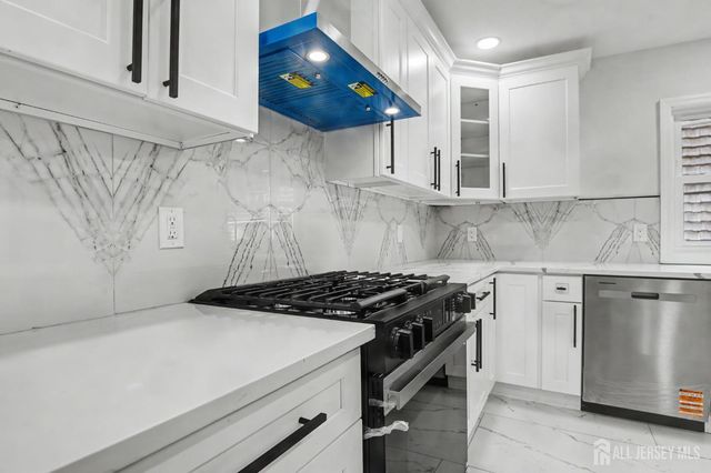 1433 Dogwood Drive, Piscataway, NJ 08854