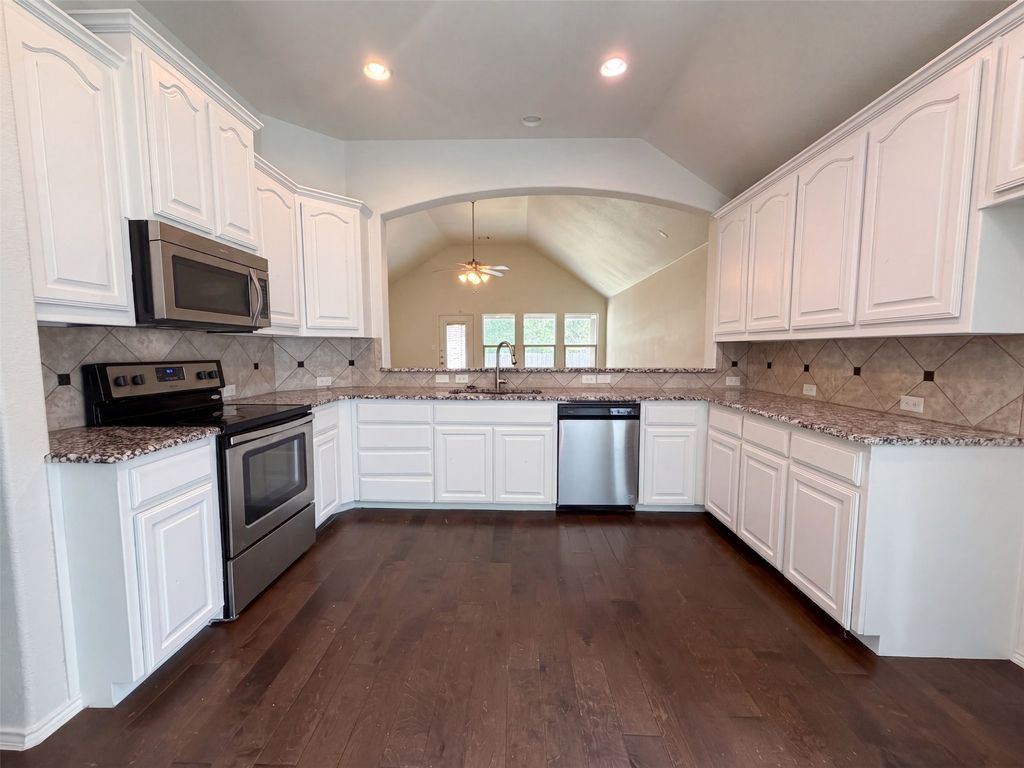 11813 Bellegrove Road, Burleson, TX 76028 — photo 2