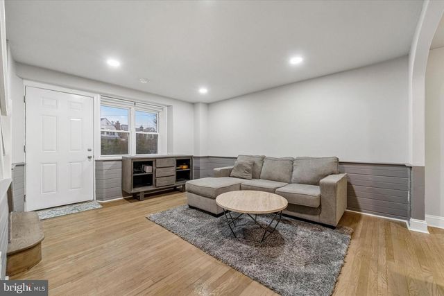 332 SPRINGTON RD, Upper Darby, PA 19082