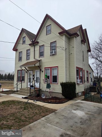 214 BILLINGSPORT RD, Paulsboro, NJ 08066