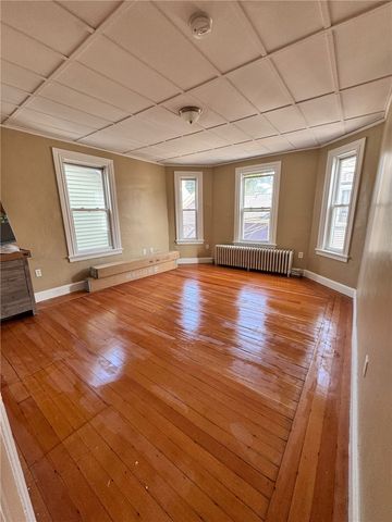 33 Ann Street 1, Newport, RI 02840