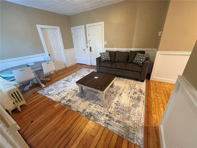 33 Ann Street 1, Newport, RI 02840