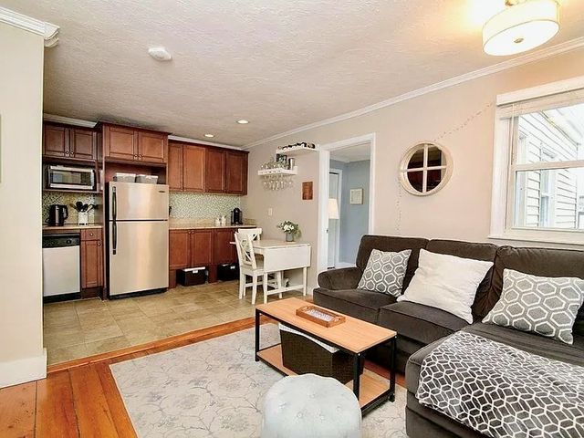 206 Bunker Hill St 3, Boston, MA 02129