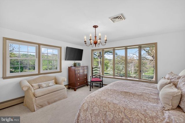 185 BLACK MATT RD, Douglassville, PA 19518