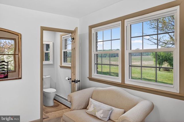 185 BLACK MATT RD, Douglassville, PA 19518