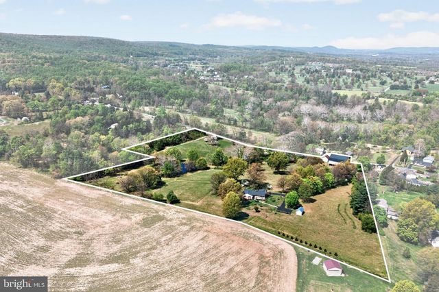 185 BLACK MATT RD, Douglassville, PA 19518