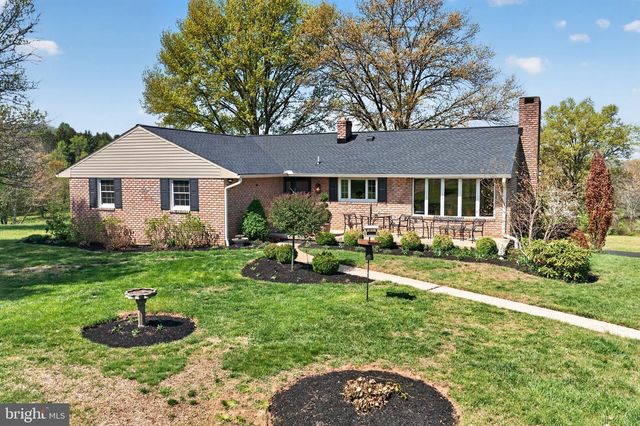 185 BLACK MATT RD, Douglassville, PA 19518