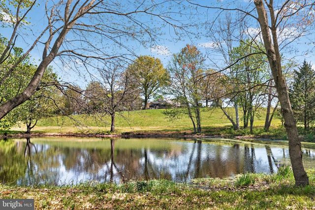 185 BLACK MATT RD, Douglassville, PA 19518