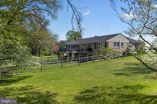 185 BLACK MATT RD, Douglassville, PA 19518