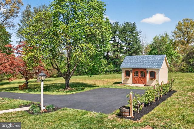 185 BLACK MATT RD, Douglassville, PA 19518