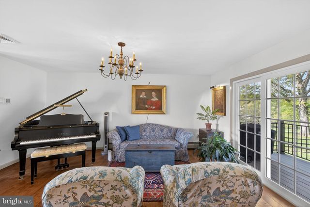 185 BLACK MATT RD, Douglassville, PA 19518