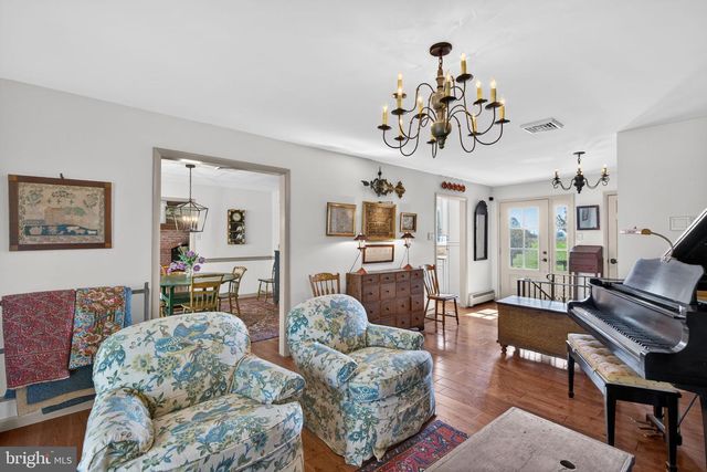 185 BLACK MATT RD, Douglassville, PA 19518