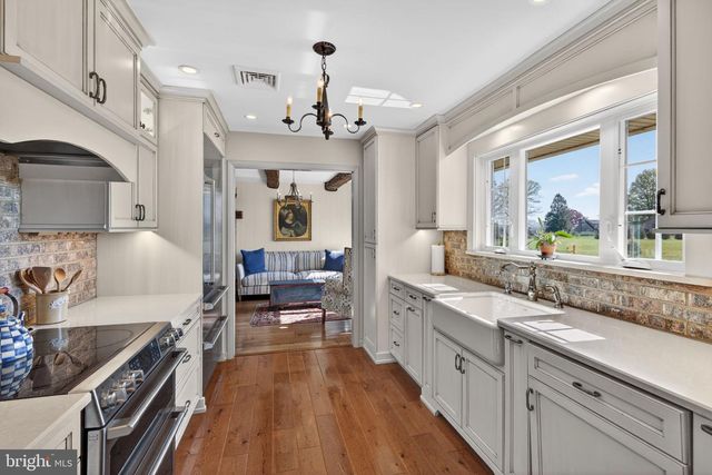 185 BLACK MATT RD, Douglassville, PA 19518