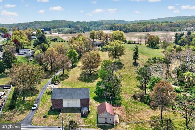 185 BLACK MATT RD, Douglassville, PA 19518