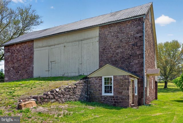 185 BLACK MATT RD, Douglassville, PA 19518
