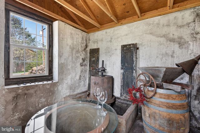 185 BLACK MATT RD, Douglassville, PA 19518