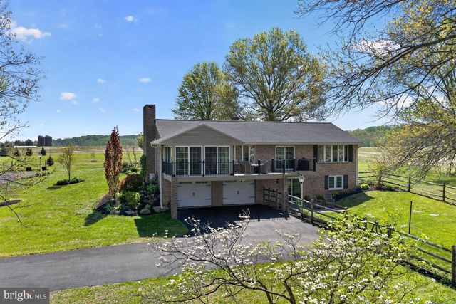 185 BLACK MATT RD, Douglassville, PA 19518
