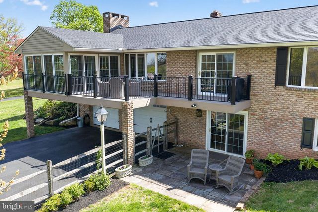 185 BLACK MATT RD, Douglassville, PA 19518