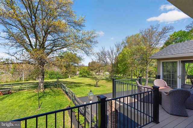 185 BLACK MATT RD, Douglassville, PA 19518