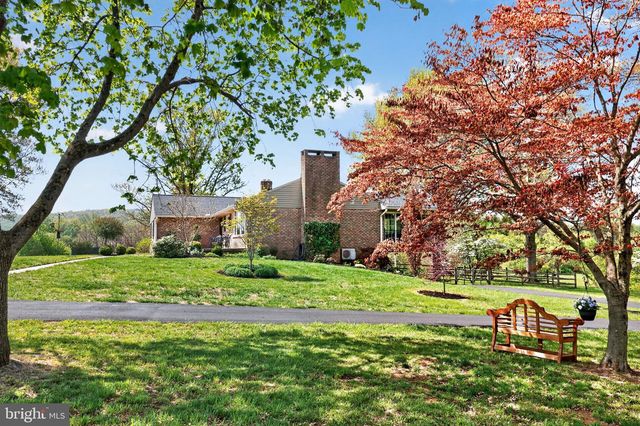 185 BLACK MATT RD, Douglassville, PA 19518