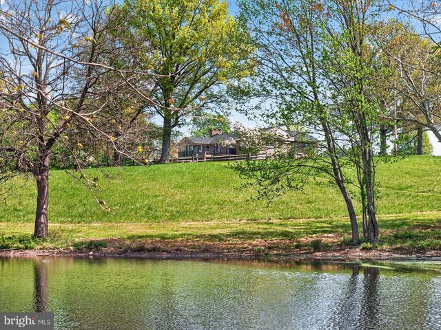 185 BLACK MATT RD, Douglassville, PA 19518