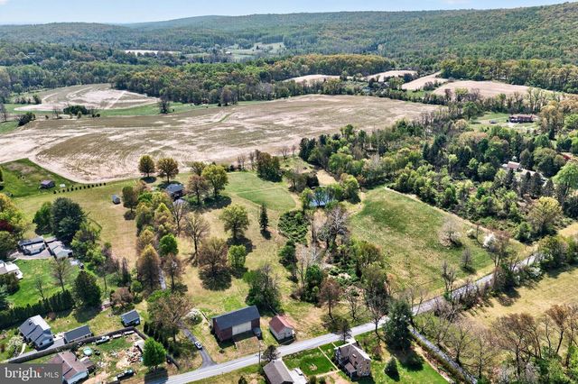 185 BLACK MATT RD, Douglassville, PA 19518