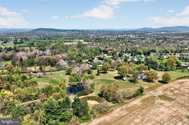185 BLACK MATT RD, Douglassville, PA 19518