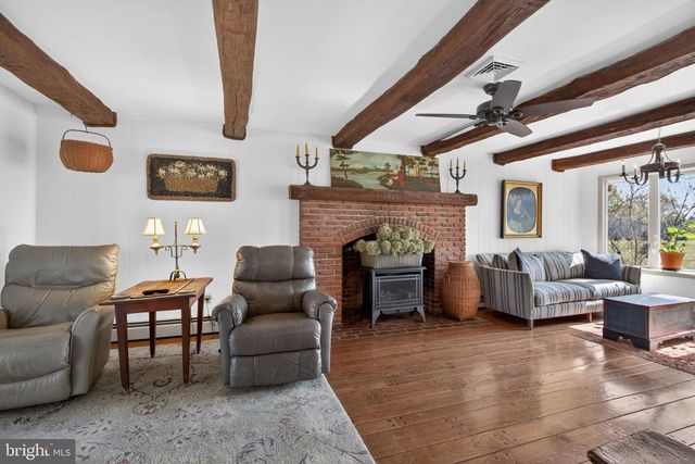 185 BLACK MATT RD, Douglassville, PA 19518