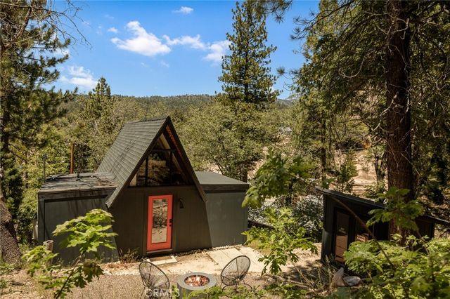 32853 Deerlick Drive, Running Springs, CA 92382