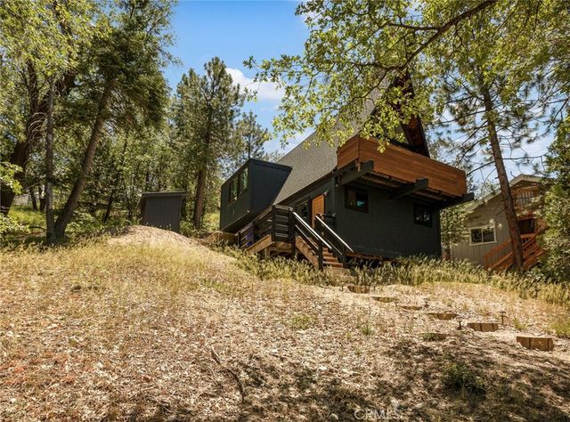 32853 Deerlick Drive, Running Springs, CA 92382