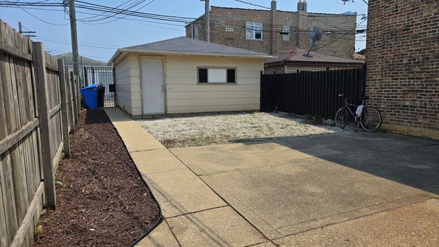 2441 N Laramie Avenue, Chicago, IL 60639